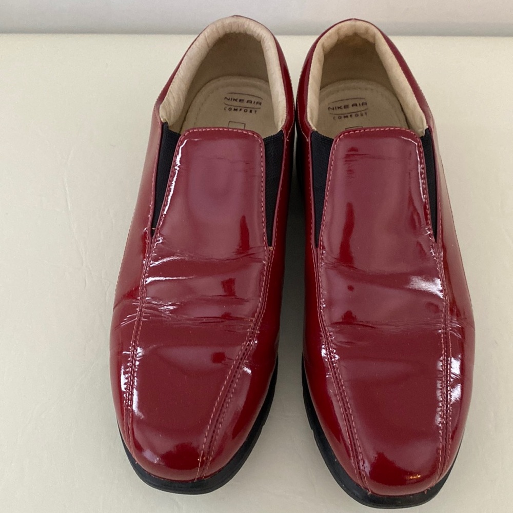 Nike Verdana Golf shoes in red patent leather with Nike Comfort insole.Size 6.5.